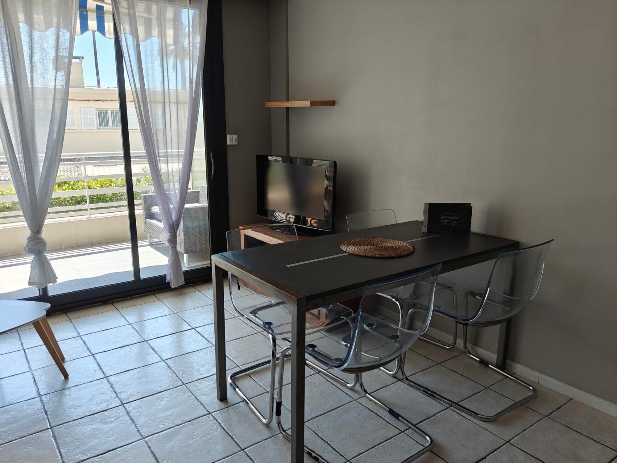 Le Palais Du Tropique Apartment Juan-les-Pins Bilik gambar